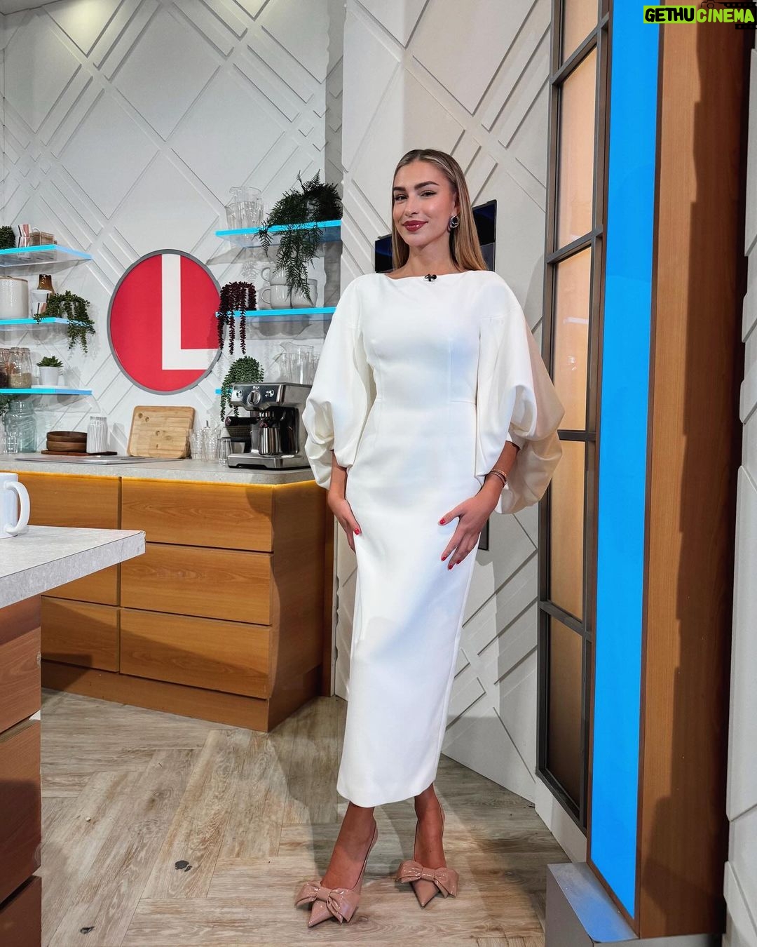 Zara McDermott Instagram - thank you so much @lorraine @christinelampard for having me today to talk all things documentaries. 🩷🎥 xx London, United Kingdom