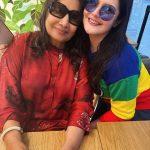 Zareen Khan Instagram - Had the honour of having coffee with the legend, @azmishabana18 ! ❤️ It was such a pleasure meeting you Shabana ji … you are a Sweetheart … lots of love to you 🤗 P.S. - @manishmalhotra05 we also indulged in a lil promotion for your beautiful creation for the coffee brand. 😉 #AirportDiaries #Zareenkhan