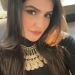Zareen Khan Instagram - Jo hai tera labh jaayega Karke koi bahaana Tere bass mein kuch vi nahi hai Dil nu eh samjhavan Tu jhoom jhoom jhoom jhoom #Mood #ZareenKhan