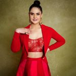 Zareen Khan Instagram - “𝕾𝖍𝖊 𝖚𝖓𝖑𝖊𝖆𝖘𝖍𝖊𝖉 𝖍𝖊𝖗 𝖎𝖓𝖓𝖊𝖗 𝖌𝖔𝖉𝖉𝖊𝖘𝖘 & 𝖇𝖊𝖈𝖆𝖒𝖊 𝖙𝖍𝖊 𝖜𝖔𝖒𝖆𝖓 𝖍𝖊𝖗 𝖘𝖔𝖚𝖑 𝖐𝖓𝖊𝖜 𝖘𝖍𝖊 𝖈𝖔𝖚𝖑𝖉 𝖇𝖊.” - ᴍɪᴄʜᴇʟʟᴇ ꜱᴄʜᴀꜰᴇʀ. Outfit - @richaranawat @style__inn Jewellery - @gehnajewellers1 HMU - @harryrajput64 Styled by - Me 💁🏻‍♀️ 📸 - @theabhivalera #Filmfare #FilmfareAwards2024 #ZareenKhan