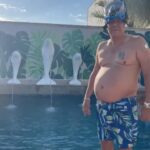 Zeca Pagodinho Instagram - Domingo especial com a inauguração da piscina nova! Com direito a netos e primos reunidos, máscara de mergulho e golfinhos 🩵🐬 🥰