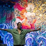 Zeca Pagodinho Instagram - A Turnê “Mais Feliz” chegou ao fim, nessa sexta-feira em SP, com chave de ouro! Lotação esgotada numa noite emocionante! Foram mais de dois anos na estrada, levando o samba para o Brasil e o mundo! Valeu grandão cada fã que esteve conosco nos shows, a banda Muleke, equipe técnica e de produção e todas as casas por onde passamos! Agora é descansar e voltar com show novo da nova turnê “Zeca Pagodinho 40 anos”, que estreia dia 4 de fevereiro, no Estádio do Engenhão no RJ!!! Já garantiu seus ingressos??? 📸 @giuperavisual Vibra São Paulo