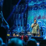 Zeca Pagodinho Instagram - A Turnê “Mais Feliz” chegou ao fim, nessa sexta-feira em SP, com chave de ouro! Lotação esgotada numa noite emocionante! Foram mais de dois anos na estrada, levando o samba para o Brasil e o mundo! Valeu grandão cada fã que esteve conosco nos shows, a banda Muleke, equipe técnica e de produção e todas as casas por onde passamos! Agora é descansar e voltar com show novo da nova turnê “Zeca Pagodinho 40 anos”, que estreia dia 4 de fevereiro, no Estádio do Engenhão no RJ!!! Já garantiu seus ingressos??? 📸 @giuperavisual Vibra São Paulo