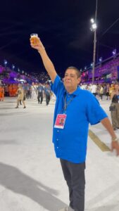 Zeca Pagodinho Instagram - Boa noite, Marques de Sapucaí ! Celebrando os 40 anos desse espaço sagrado e todos aqueles que fazem o carnaval acontecer! #zecapagodinho #samba #carnaval 🎥 @dripenna Sambódromo - Marquês de Sapucai