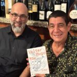 Zeca Pagodinho Instagram – Que noite! Ainda no Porto, nessa última terça-feira, Zeca Pagodinho teve a alegria de encontrar o escritor português Valter Hugo Mãe e de celebrar os 80 anos do cantor Miltinho, do MPB4. 
Uma alegria poder estar com pessoas tão talentosas! Viva a cultura!