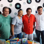 Zeca Pagodinho Instagram - Que coisa linda! Nessa terça-feira, 14 de novembro, foi inaugurada a Biblioteca Zeca Pagodinho, na comunidade do Jacarezinho, no Rio de Janeiro! O sambista foi lá conferir de pertinho esse novo espaço, que faz parte do projeto Favelivro (@favelivro), que inaugura bibliotecas em comunidades com o objetivo de incentivar a leitura e a escrita. A escolha do Zeca Pagodinho como homenageado foi feita pelos próprios moradores do Jacarezinho! Que honra, hein! 😍 Valeu grandão, pessoal! E boa leitura!! 📖😉 #ZecaPagodinho @jbarboza30 @assessoriajb