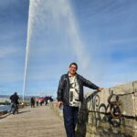 Zeca Pagodinho Instagram – Conexão Xerém-Suíça, ativar! 🇧🇷 🔛🇨🇭 

Nesse domingo, encerramos com chave de ouro a #EuroTour com um show na linda cidade de Genebra. 🙌🏾

Antes do espetáculo, Zeca blogueirinho deu um rolê no Lago Léman, cartão postal da cidade ! 🩵 🌈 

Já estamos com saudades desses dias na Europa, com shows esgotados, encontro com amigos e tantos passeios legais! 😍✊🏾

PS: a saudade da cachorrinha Lua é tanta, que o sambista “adotou” uma que conheceu no hotel! 🐶 ♥️ 😂 Genebra – Suíça