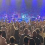 Zeca Pagodinho Instagram – Milão, Grazie mille! Que showzaço! Muito obrigado a todo mundo que veio! 🇮🇹✊🏾♥️
Como é bom ver o samba encantando plateias pelo mundo! Um salve pra Banda Muleke, uma turma de bambas que representa o melhor da música brasileira!
✨ Banda Muleke✨
📍Paulão 7 Cordas: Diretor Musical e Violão 7 Cordas
📍Alessandro Cardozo: Cavaquinho
📍Luis Louchard: Baixo
📍Luciano King: Bateria
📍Uraci Cardoso: Surdo
📍Jaguara: Percussão
📍Marcos Esguleba: Percussão
📍Vitor Motta: Sax e Flauta
📍Henrique Band: Sax
📍Florindo Medeiros: Trombone
PRÓXIMOS SHOWS:
🥁 15.10 – Porto / Portugal – Coliseu Porto Ageas
🥁 19.10 – Barcelona | Espanha – Sala Apolo – ESGOTADO
🥁 22.10 – Genebra | Suíça – Palladium
#zecapagodinho
🎥 Marina Dias Milão – Italia