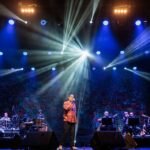 Zeca Pagodinho Instagram – Lisboa! Que showzaço! Que energia! Começamos a turnê europeia com o pé direito! Muito obrigado!
Próxima parada…Londres! Últimos ingressos disponíveis! Últimos mesmo, está quase esgotando!
Viva!!! É a força do samba brasileiro pelo mundo!
✨TURNÊ EUROPA 2023✨
🥁 09.10 – Londres / Inglaterra – Barbican
🥁 12.10 – Milão / Itália – Alcatraz
🥁 15.10 – Porto / Portugal – Coliseu Porto Ageas
🥁 19.10 – Barcelona | Espanha – Sala Apolo ⚠️ESGOTADO⚠️
🥁 22.10 – Genebra | Suíça – Palladium
Garanta seus ingressos no link dos stories!
📸 @bapsafotography e @grupochiado