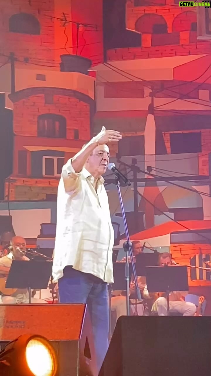 Zeca Pagodinho Instagram - #ZECA40 • Pra encerrar o show com chave de ouro não podia faltar “Deixa a Vida Me Levar” 😍