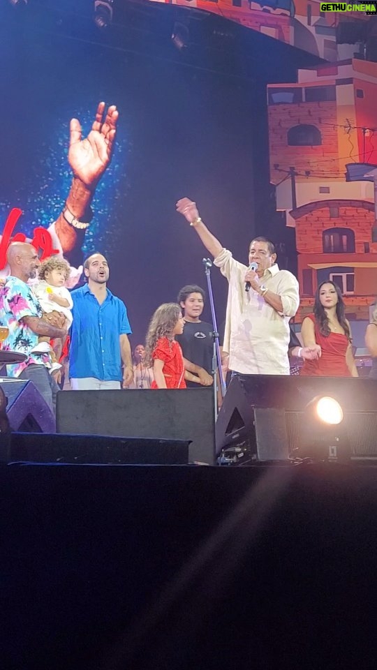 Zeca Pagodinho Instagram - VALEU GRANDÃO, RIO DE JANEIRO!!!! 🥁🎶✨️ FOI LINDO DEMAIS!!! Um abraço da Família Pagodinho para toda a família do samba!!! ❤️❤️❤️❤️
