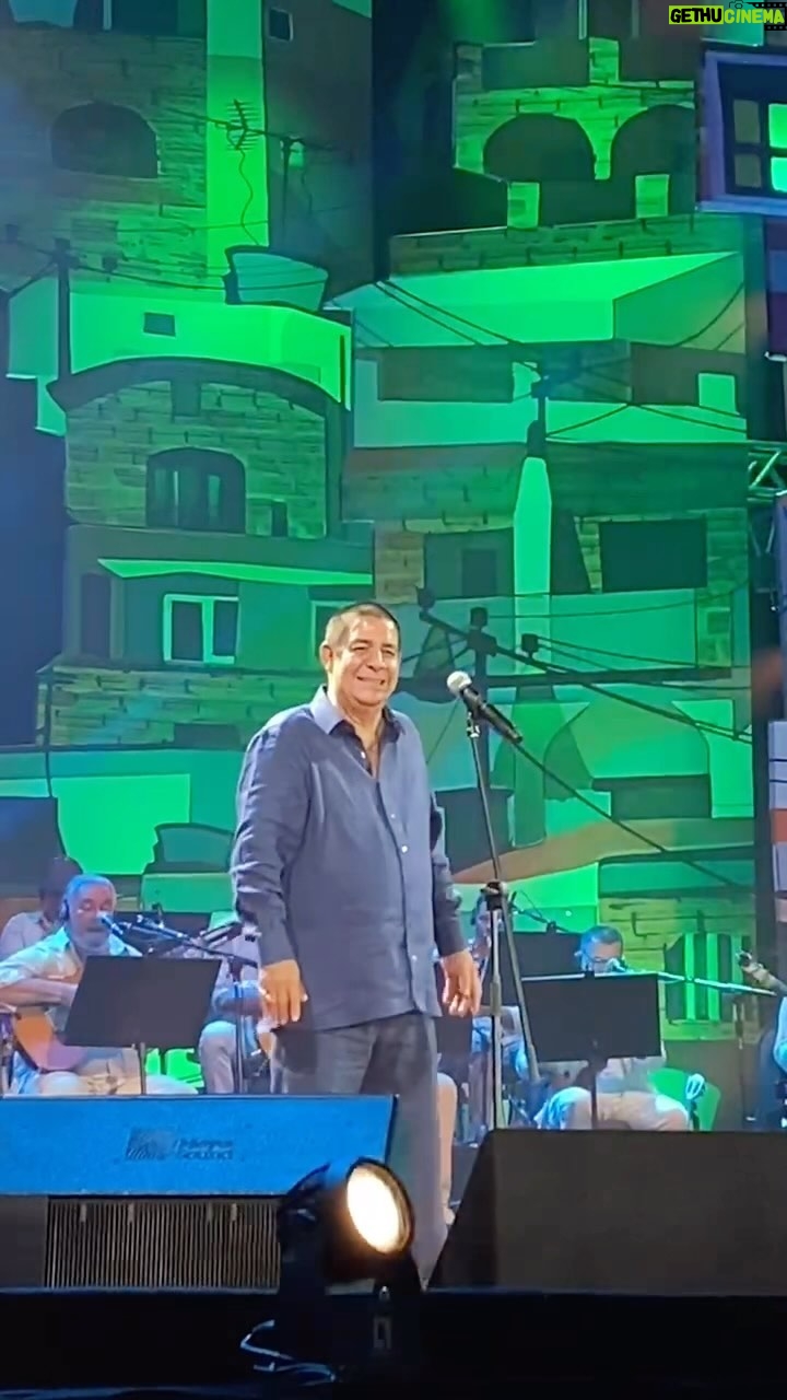 Zeca Pagodinho Instagram - #ZECA40 • Essa não pode faltar nunca! @zecapagodinho cantando “Vai Vadiar” em show de comemoração aos seus 40 anos de carreira e 65 anos de vida. Viva Zeca Pagodinho!