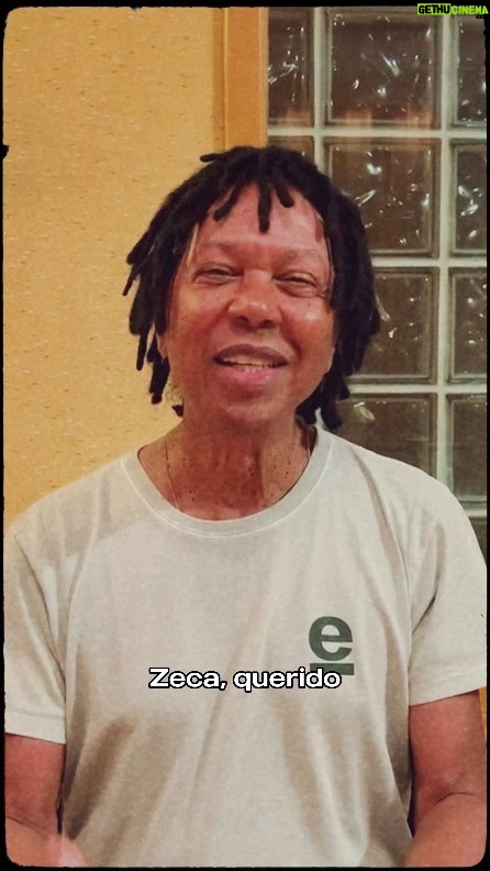 Zeca Pagodinho Instagram - O Dia Internacional do Zeca Pagodinho começou em grande estilo!!! 😅🥰 Vejam só quem veio mandar os parabéns pelos 65 anos de vida e 40 de carreira do artista: @djavanoficial, @gilbertogil e @teresacristinaoficial!!! 💙✨️ E daqui a pouco teremos a nossa grande festa, lá no Engenhão! Quem não estiver por lá, pode acompanhar aqui nas redes sociais, no @multishow e no @globoplay! Até mais tarde! #ZecaPagodinho #ZecaPagodinho40Anos #Zeca40 #ParabensZeca