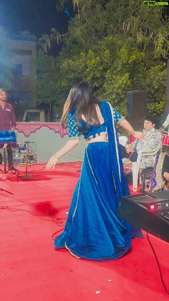 Zeel Joshi Instagram - Ha Sarkari...πΆπΉπ₯ππ . . . . . @zeel_joshii #zeeljoshi #foryou #singer outfit :- @gj5_fashionmehsana