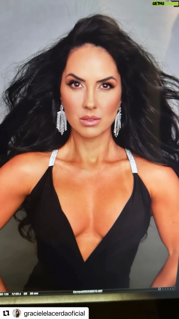Zezé di Camargo Instagram - Ainda bem que vc apareceu!!! @gracielelacerdaoficial covarde é aquele que deixa de falar ou escrever, preocupado com o que os outros vão pensar.