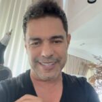 Zezé di Camargo Instagram - 🎤✨ Nós teremos muitos dias especiais com a minha turnê ‘Zezé Di Camargo Rústico’ pelos EUA. 🇺🇸 E no dia 28 de janeiro de 2024, estarei no The UC Theater Berkeley, em San Francisco, California! Ingressos já disponíveis. Garanta o seu lugar nessa noite incrível! Link de venda dos ingressos no story. 🎟️🎶 #ZezeDiCamargo #Rustico #Turne #EUA