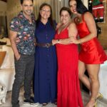 Zezé di Camargo Instagram – Reunindo parte da família para o Natal na fazenda!! Feliz Natal para todos!!! 🎄🙏🏼