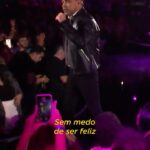 Zezé di Camargo Instagram - Saiu! 🎬 Assista agora mais um emocionante clipe do meu projeto Zezé Di Camargo Rústico ao Vivo em São Paulo, desta vez com a música ‘Sem Medo de Ser Feliz / Pra Não Pensar Em Você’. Já disponível no meu canal no YouTube. Curta, comente e compartilhe muito! Meu coração transborda de alegria ao compartilhar cada pedacinho desse projeto lindo com todos vocês. ❤️🎶 #ZezeDiCamargo #Rustico
