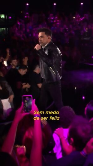 Zezé di Camargo Instagram - Saiu! 🎬 Assista agora mais um emocionante clipe do meu projeto Zezé Di Camargo Rústico ao Vivo em São Paulo, desta vez com a música ‘Sem Medo de Ser Feliz / Pra Não Pensar Em Você’. Já disponível no meu canal no YouTube. Curta, comente e compartilhe muito! Meu coração transborda de alegria ao compartilhar cada pedacinho desse projeto lindo com todos vocês. ❤️🎶 #ZezeDiCamargo #Rustico