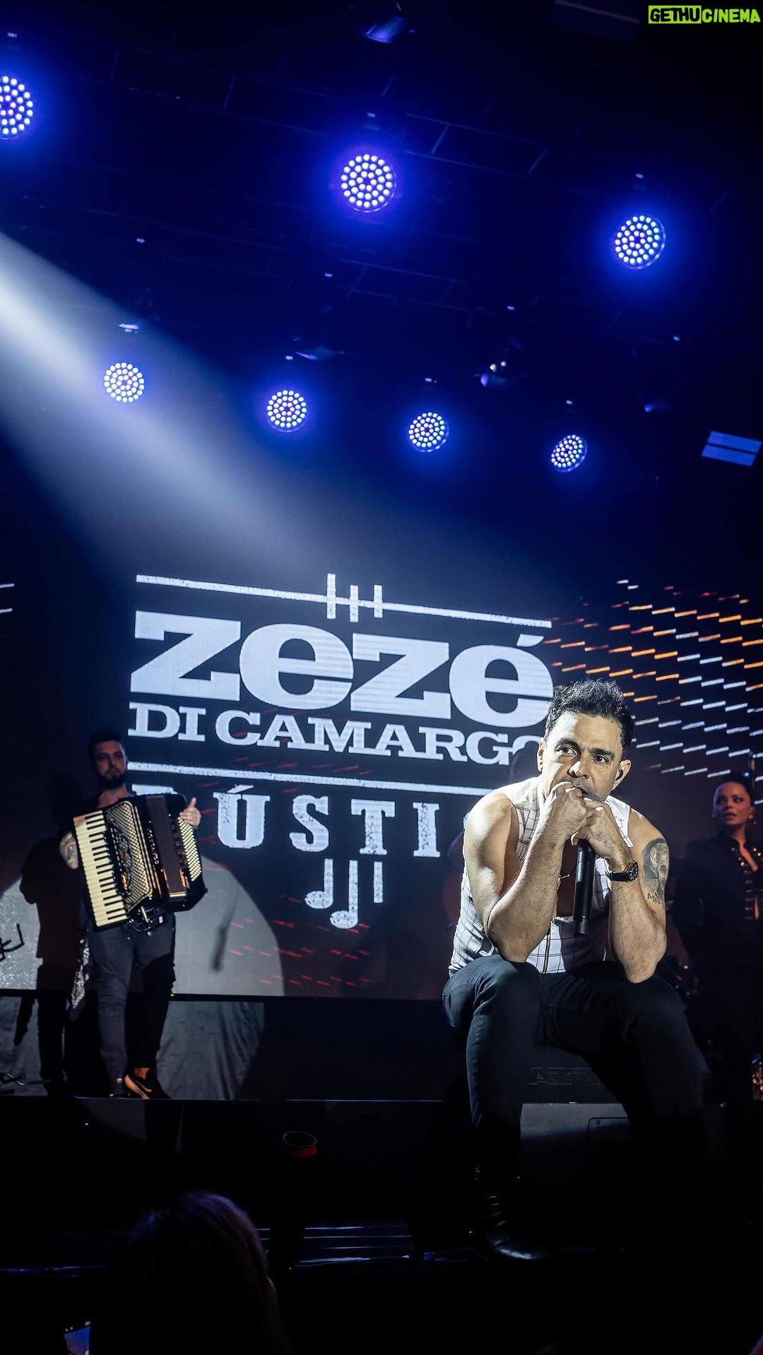 Zezé di Camargo Instagram - Esse FDS foi especial: dois shows no Brasil e um na Argentina. Deus não falha com quem trabalha e acredita!!! Essa semana tem mais RÚSTICO!!!!!