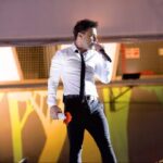 Zezé di Camargo Instagram - #TBT de um show inesquecível em Novo Hamburgo, Rio Grande do Sul, no @churrascoemodaofestival ! Este festival carrega uma energia única e foi uma honra marcar presença. Já contando os dias para o próximo! 🎤🤠 #ZezeDiCamargo #Rustico #FestivalChurrascoEModão #Sertanejo