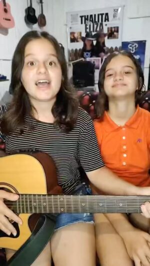 Zezé di Camargo Instagram - Olhem o talento dessas meninas (@thalitaeelizaoficial ). Estou impressionado com dueto das duas e queria pedir aos meus seguidores, que fossem lá seguir elas. O Brasil precisa ver esses talentos!!! Bjs e obrigado a vcs sempre!!!
