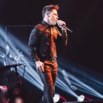 Zezé di Camargo Instagram - AMANHÃ, tem matéria exclusiva do meu show da turnê Zezé Di Camargo Rústico na Vibra São Paulo, no Programa É de Casa da @tvglobo, às 06h50 da manhã. Vamos acordar cedinho e assistir! Não percam, avisa todo mundo!! 🎶✨#ZezeDiCamargo #Rustico