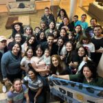 Zezé di Camargo Instagram – Hoje foi dia de visitar Posadas na Argentina e fazer uma coletiva de imprensa para divulgar o show Zezé Di Camargo Rústico que acontecerá lá no dia 5 de Novembro! Para minha felicidade reencontrei parte do meu fã clube da Argentina! É sempre um prazer receber todo esse carinho de vocês! 🇦🇷❤️