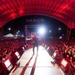 Zezé di Camargo Instagram - Essas são algumas fotos de momentos do meu show(ZEZE DI CAMARGO “RÚSTICO”) em Santa Rosa RS. O show foi ontem no: @churrascoemodafestival Uma noite mto especial