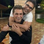 Zezé di Camargo Instagram – Meu irmão, parceiro, conselheiro e amigo. Hj é seu dia!!! Parabéns, que Deus te abençoe sempre e cuide bem de todos aqueles q vc ama. Feliz aniversário meu mano!! Te amo!!!