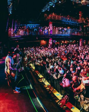 Zezé di Camargo Instagram - Obrigado, Boston! Ontem foi uma noite maravilhosa. É sempre um prazer receber tanto carinho quando visito os EUA. Vocês são incríveis. 🌟🙏 #ZezeDiCamargo #Rustico #EUA