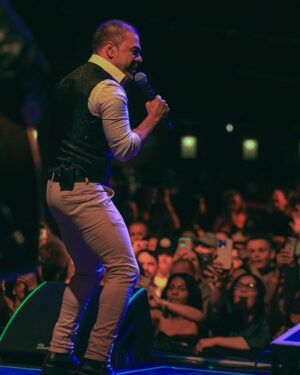 Zezé di Camargo Instagram - Obrigado, Boston! Ontem foi uma noite maravilhosa. É sempre um prazer receber tanto carinho quando visito os EUA. Vocês são incríveis. 🌟🙏 #ZezeDiCamargo #Rustico #EUA