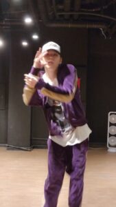 Zico Instagram - 새삥 쉽다고 한 사람 나와.....🤨🤨 #새삥 #newthing
