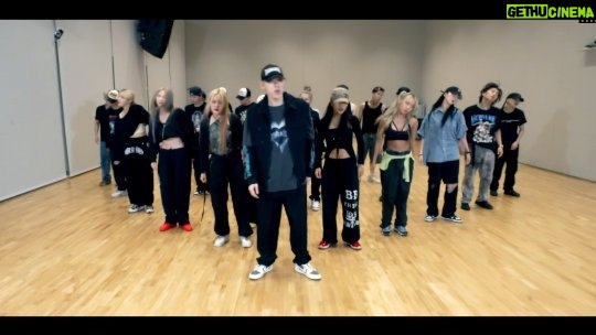 Zico Instagram - ‘괴짜 (Freak)’ Dance Practice ⠀ NOW on ZICO YouTube > https://youtu.be/Tz_Tenlc21A ⠀ #괴짜 #Freakchoreography