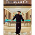 Zico Instagram - Happy Holidays with Tiffany! 앰버서더 지코와 함께하는 티파니의 홀리데이 무드를 감상해 보세요! @tiffanyandco #Tiffanyandco #ATiffanyHoliday #TiffanyPartner #티파니앤코 #티파니홀리데이
