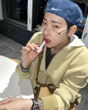 Zico Instagram - 2시간 바짝 작업하구 바로 스케줄 ㄱ