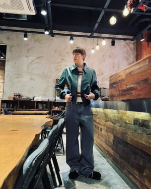 Zico Instagram - @coupangplay 
복학생 특별출연 했습니다 
이따 8시에 나온대요😄
#볼터치미안술자리씬때매