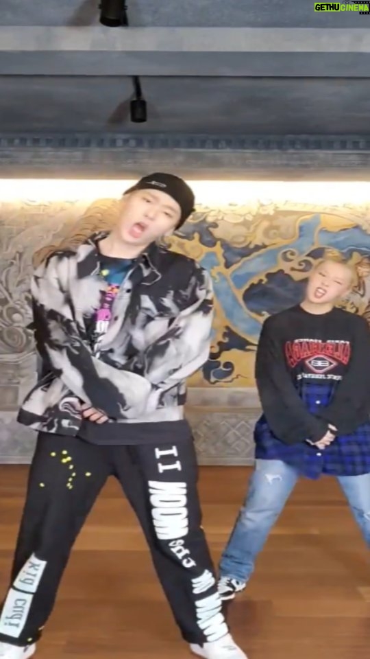 Zico Instagram - ZICO X 리정 @leejung_lee #즐겨우린괴짜🤙#괴짜 #Freak #Dothefreak #20일촬영 #20220727 #당장내일