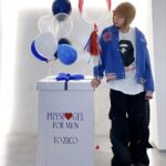 Zico Instagram – Too many gifts, but it’s not so heavy 💙❤ 

#피지오겔 #발렌타인 
@physiogel_korea