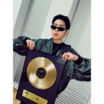 Zico Instagram - 2023 KHAawards best hiphop track of the year 감사합니다🙏🙏🙏