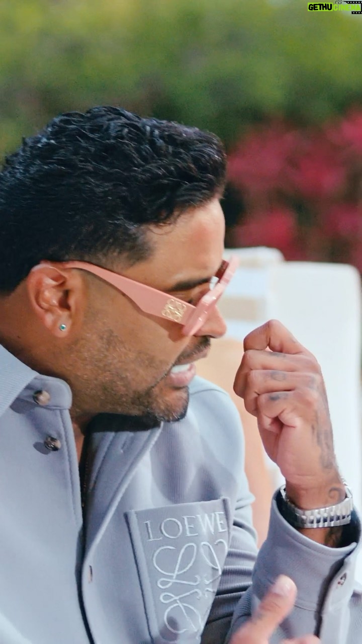 Zion Instagram - Viendo como ahora se acerca un HIT con nuestro hermano @wisin ya hicieron el pre save al tema ?? #Zdiddy #Uknowwwwww #Ahora