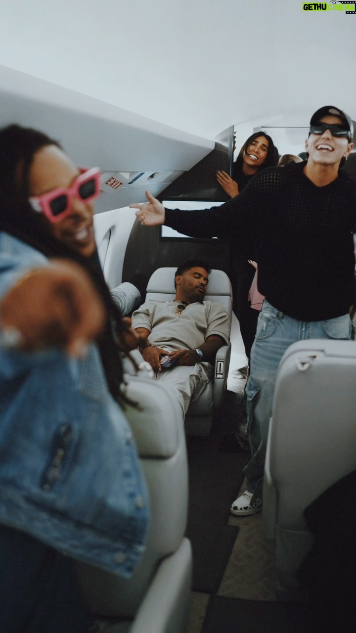 Zion - 85.7K Likes - Avemaría challenge. Esta gente no sirve’ 😂 Pero siempre la pasamos bonito con este corillo ❤️🔥🫶🏽
@sakography Te gustariiia ?
#Zdiddy #Uknowwwwwww #ZLFam