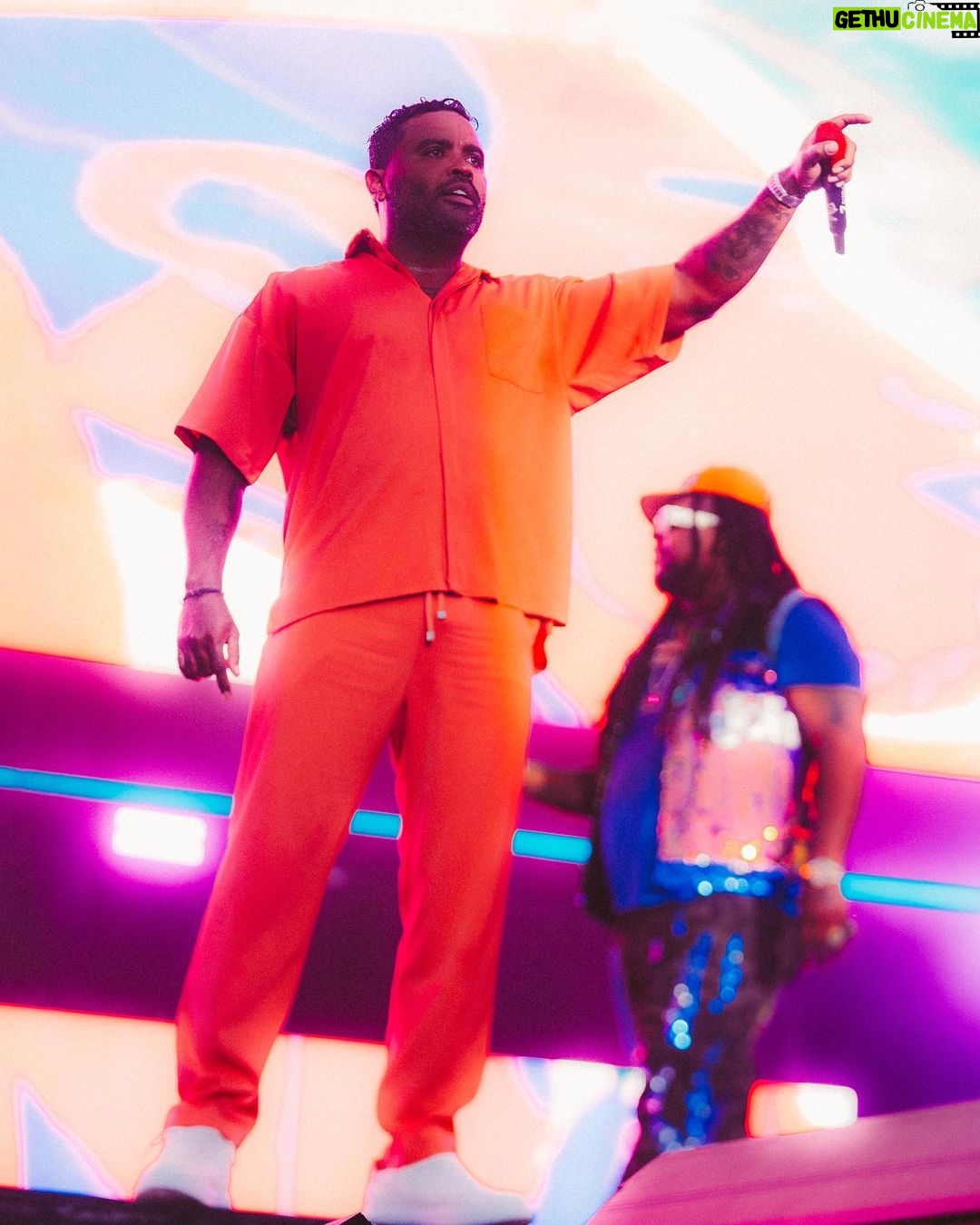 Zion Instagram - Gracias #Bajabeachfest por permitirnos compartir esta experiencia con nuestros bandoler@s! π. Seguimoss con todo! #LaZ&L π€πΎπ₯#Zdiddy #Uknowwwww πΈ @sakography @luisggapr FloUses by: @ritzzzzzzz @candygarciastyle