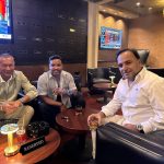 Zion Instagram - Un Buen Cigarro y a Trabajar por los Sueños @walterkolm @andresproducer #Musica nueva en camino #lazylal #zionylennox Empire Social Lounge Cigar & Whiskey Bar