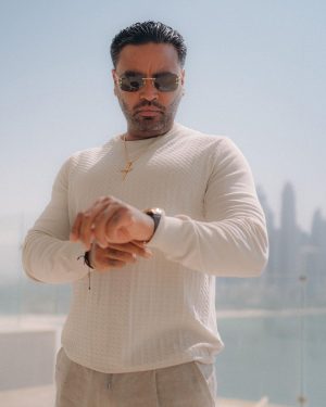Zion Instagram - Saben que ? Dubai combina conmigo #dubai #itsamazing 🫶🏽#Zdiddy #Uknowwwwww

📸: @sakography ✨