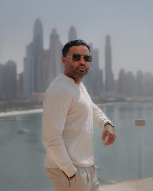 Zion Instagram - Saben que ? Dubai combina conmigo #dubai #itsamazing 🫶🏽#Zdiddy #Uknowwwwww

📸: @sakography ✨
