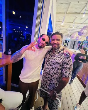 Zion Instagram - Habibi Welcome to Dubai @jbalvin me costó trabajo pero lo logré 🇦🇪 Big Things Coming ❤️