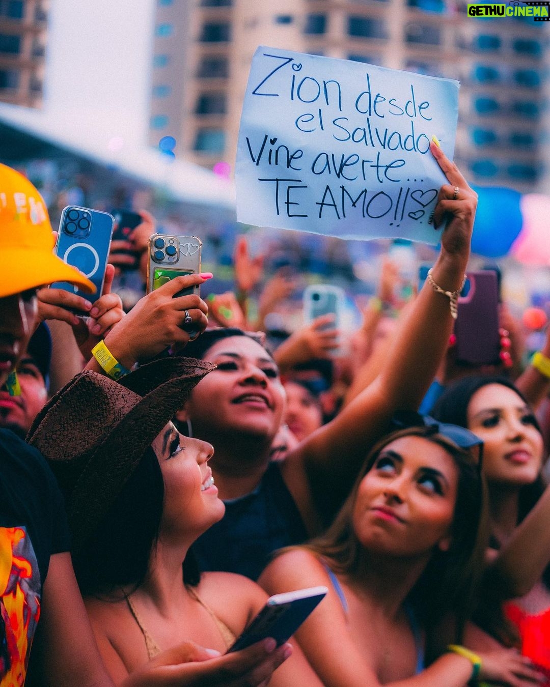 Zion Instagram - Gracias #Bajabeachfest por permitirnos compartir esta experiencia con nuestros bandoler@s! π. Seguimoss con todo! #LaZ&L π€πΎπ₯#Zdiddy #Uknowwwww πΈ @sakography @luisggapr FloUses by: @ritzzzzzzz @candygarciastyle