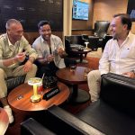 Zion Instagram - Un Buen Cigarro y a Trabajar por los Sueños @walterkolm @andresproducer #Musica nueva en camino #lazylal #zionylennox Empire Social Lounge Cigar & Whiskey Bar