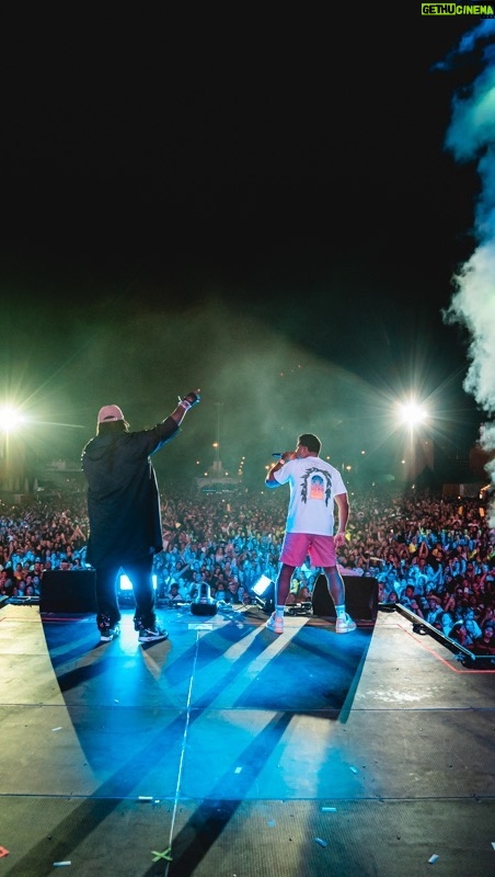 Zion Instagram - Gracias #MADRID 🇪🇸 por romperla junto a nosotros en el @ilovereggaeton_official cantándolas todas con mucha energía. Los amamos y esperamos verlos pronto.❤️🔥🎶 #Zdiddy #Uknowwwwww Flouses by @ritzzzzzzz Assistant Stylist @candystouch_ 📹 @hugoninofoto